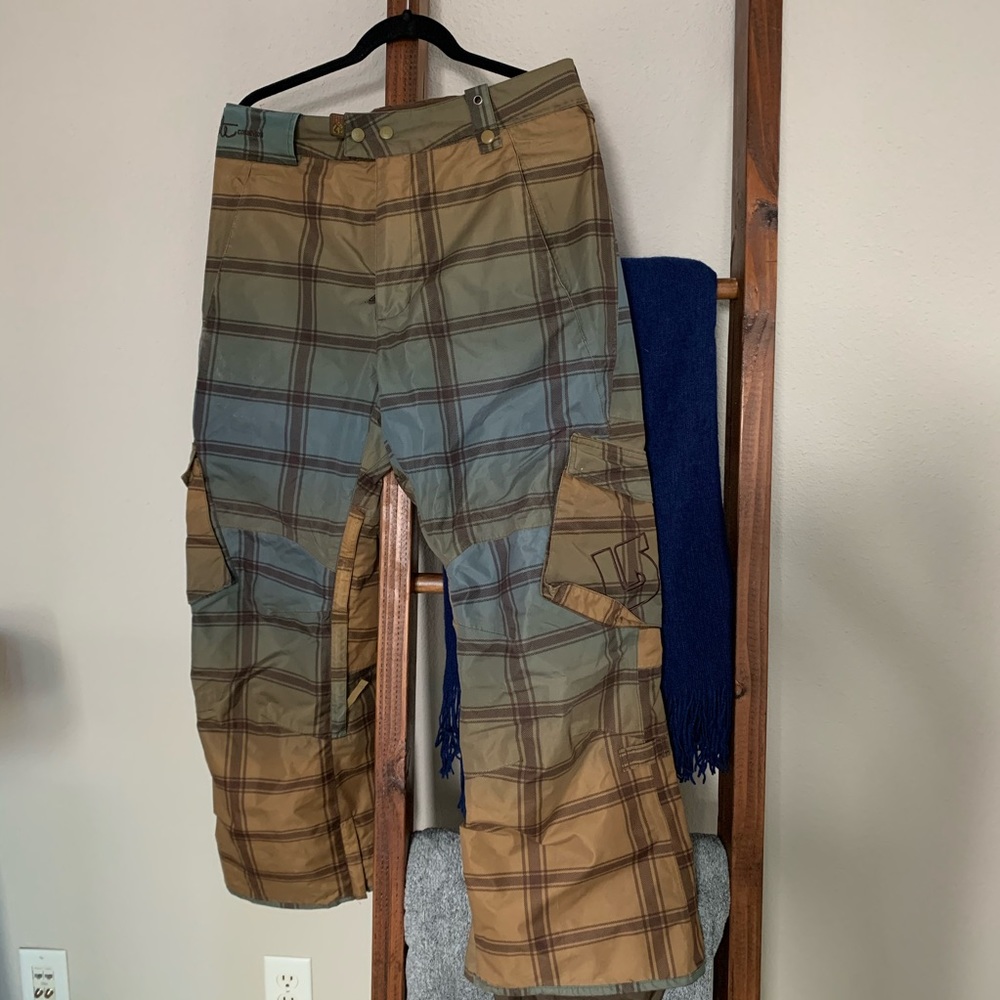 Burton “The White” collection snowboarding pants
